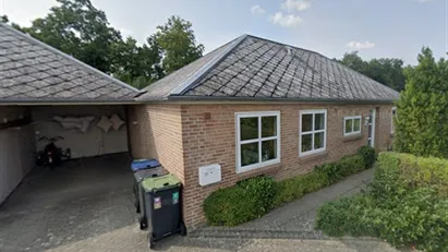 Andelsbolig med dejlig lukket have.