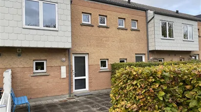 Andelsrækkehus i Jersie Strand sælges.